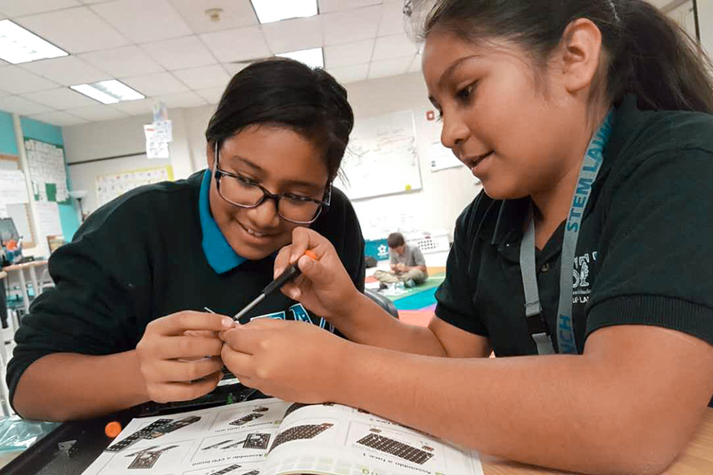 Introduction To Robotics & Block-Based Coding